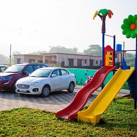 Eden Garden Vila Alībāg Exterior foto