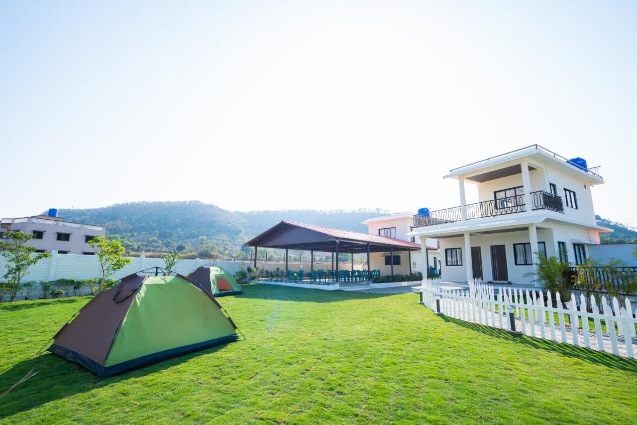 Eden Garden Vila Alībāg Exterior foto