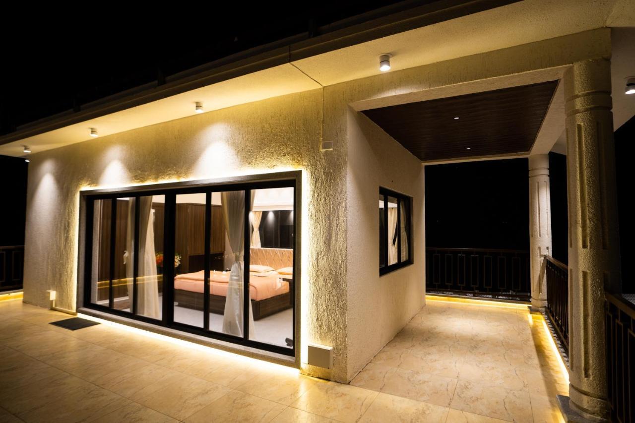Eden Garden Vila Alībāg Exterior foto